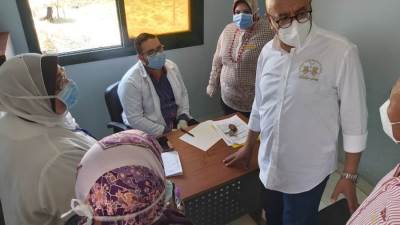 الكشف وتوفير العلاج لـ784 مواطنا في قافلة طبية بـ"ناصر"