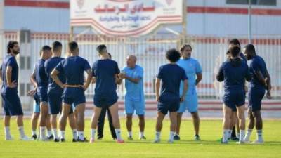 باتشيكو يجتمع بلاعبي الزمالك قبل المران الجماعي