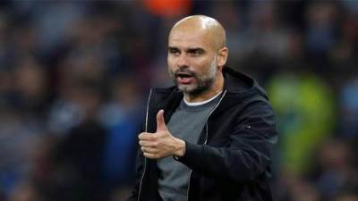 جوارديولا: أجويرو يحتاج لإظهار أحقيه بتجديد عقده مع مانشستر سيتي