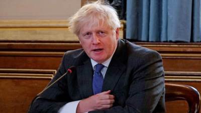 جونسون يعرب عن سعادته لبدء عمليات التلقيح ضد كورونا ببريطانيا