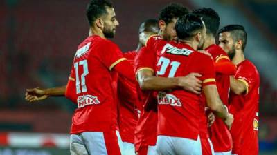 الأهلي يقسو على غزل المحلة بثلاثية ويتصدر الدوري 