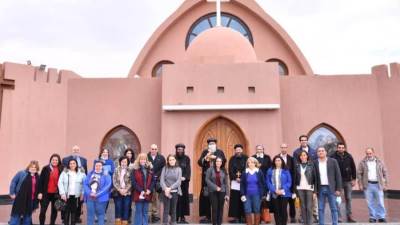 البابا تواضروس يستقبل فريق خدمة "قم وامش" (صور)