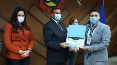 محافظ البحيرة يكرم ذوى الهمم الحاصلين على بطولات على مستوى الجمهورية