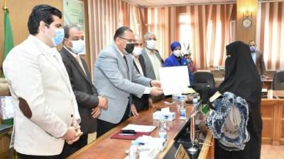 محافظ الشرقية يكرم الأمهات المثاليات بالمحافظة