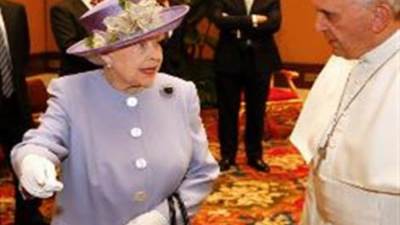البابا فرانسيس يعزي ملكة بريطانيا