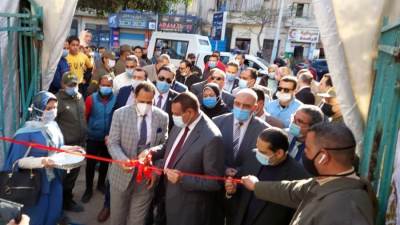 محافظ البحيرة ورئيس جامعة دمنهور يفتتحان معرض "خير رمضان"