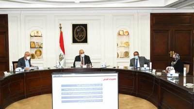 وزير الإسكان يتابع مشروع تنمية أراضى الساحل الشمالي الغربى.. ومدينة رأس الحكمة الجديدة