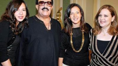 دنيا سمير غانم عن دلال عبد العزيز: حالتها ما تسمحش نقول لها خبر وفاة بابي