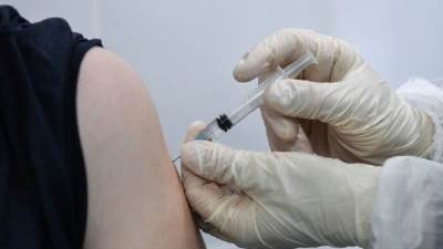 أطباء يكشفون عمّن يمكنهم الامتناع عن التطعيم المضاد لفيروس كورونا 