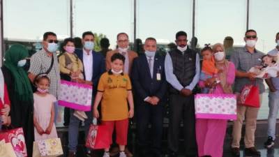 مطار أسيوط الدولى يستقبل 30 طفلا ليبيا للعلاج بمستشفيات جامعة أسيوط..صور