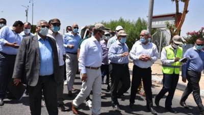 وزير التنمية المحلية ومحافظ الأقصر يتفقدان مشروعات إحياء طريق الكباش