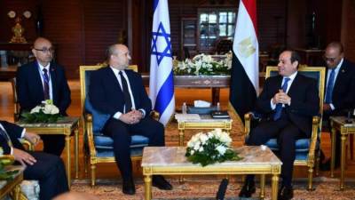 لقاء الرئيس السيسي مع رئيس وزراء إسرائيل اليوم بشرم الشيخ "صور"