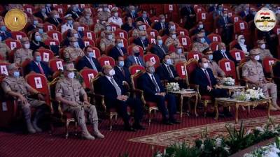 الرئيس السيسي يشهد فيلما تسجيليا بعنوان "صناع التاريخ" خلال الندوة التثقيفية "أكتوبر 73 والعبور إلى المستقبل"