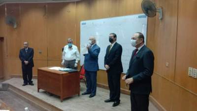 رئيس جامعة بنها يتابع تطبيق الإجراءات الاحترازية بكلية الهندسة