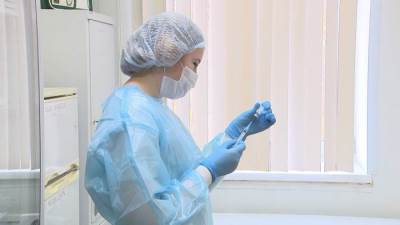 طبيب مناعة روسي: التطعيم المتكرر يشكل جرعة ضاربة من الأجسام المضادة