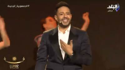 حماقي ولارا إسكندر يغنيان "هنا بداية الحياة" بحفل طريق الكباش