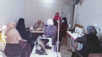 حي شرق بالاسكندريه ينظم ورشة عمل لتعليم الخياطه 