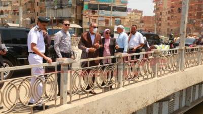 محافظ كفر الشيخ يتفقد موقع إنشاء كوبريين جديدين وأعمال تعديل المسارات