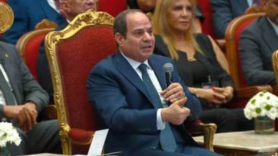 الرئيس السيسي: الدولة ستتدخل لحل أي عقبات تواجه رجال الصناعة والمستثمرين