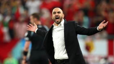 الركراكي ضمن قائمة المرشحين لجائزة أفضل مدرب وطني في العالم