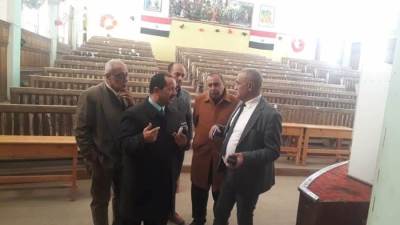 وكيل وزارة التعليم بالدقهلية يتفقد كنترول الشهادة الإعدادية قبل انطلاق الامتحانات