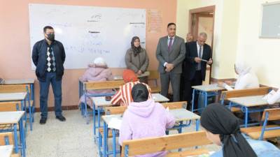 محافظ الدقهلية يتفقد لجان امتحانات الشهادة الإعدادية 