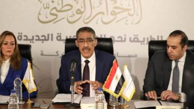 ضياء رشوان: لا خطوط حمراء على طاولة الحوار الوطني