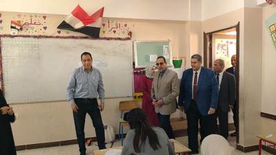 محافظ شمال سيناء يتفقد امتحانات الشهادة الإعدادية والمجمع الخدمي