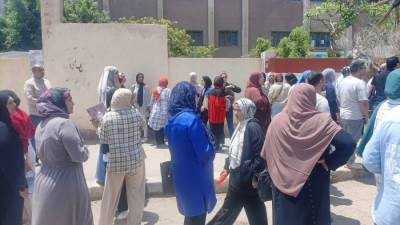 ارتياح طلاب الثانوية العامة بالقليوبية لسهولة امتحان " الفيزياء والتاريخ "