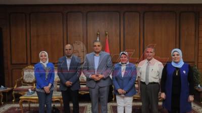 رئيس جامعة كفر الشيخ يكرم الطلاب المجتازين أولى الدورات التدريبية بمركز الإرشاد النفسي