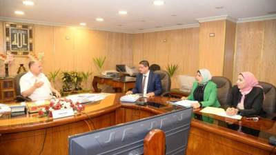 محافظ أسيوط يناقش الموقف التنفيذي لمشروعات المرحلة الأولى من المبادرة الرئاسية "حياة كريمة"