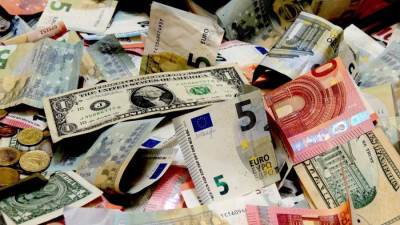 عاجل| تعرف على أسعار الدولار والعملات الأجنبية والعربية أمام الجنيه اليوم