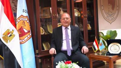 رئيس جامعة سوهاج يهنئ الرئيس السيسي بالفوز الساحق بالانتخابات الرئاسية