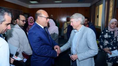 جامعة سوهاج تستضيف الخبير العالمي الدكتور” براين سمر لاد” لمناظرة٤٠ حالة 