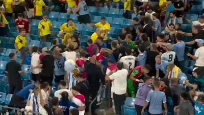 كوبا أمريكا 2024| نيران الهزيمة تحرق قلوب المشجعين وتحول المدرجات لخناقة شوارع