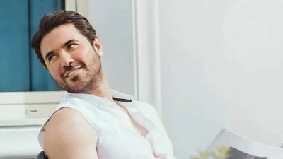 أحمد عز: الزعيم عادل إمام ملهم كل الأجيال وفيلم "ملاكي إسكندرية" كان فارقا في حياتي الفنية