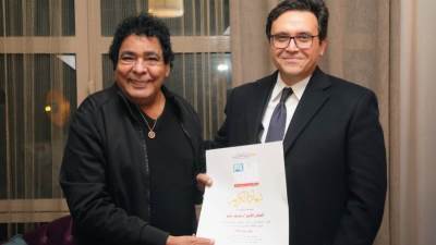 وزير الثقافة يزور الفنان محمد منير لتكريمه في يوم الثقافة المصرية