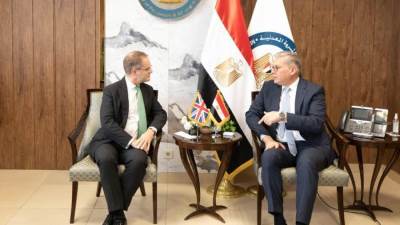 وزير البترول والثروة المعدنية يستقبل السفير البريطاني لدى مصر  