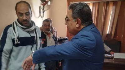 محافظ الدقهلية يحيل مديري الإدارة الهندسية والإيرادات وشؤون العاملين بمركز المنصورة للتحقيق 