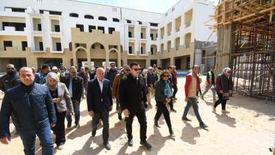وزير الإسكان ومحافظ القاهرة يتفقدان مشروع حدائق "تلال الفسطاط" بمنطقة مصر القديمة 