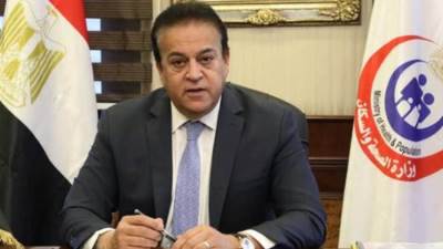 وزير الصحة يوجه بنقل طبيب شاب إلى معهد ناصر بعد معاناة صحية حرجة