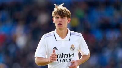 تشيلسي يجهز عرضا بقيمة 30 مليون يورو لضم "باز" من كومو