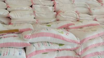 ضبط مشروبات غازية غير صالحة للاستهلاك الآدمي وتحرير ٣٨٢ محضرًا خلال حملات تموينية بأسيوط