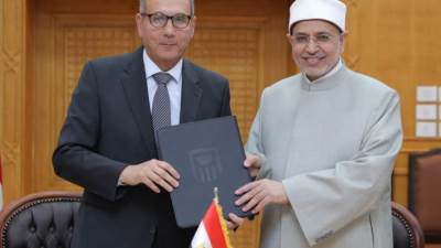 رئيس جامعة الأزهر يوقع برتوكول تعاون مع البنك الأهلي المصري لتدريب الطلاب