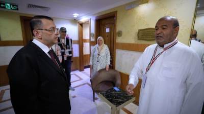 الرئيس التنفيذي لبعثة الحج المصرية يتفقد أحوال حجاج القرعة بفنادق الإقامة