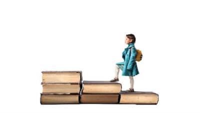 تطوير مناهج التعليم أولوية لبناء الإنسان