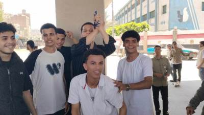 طلاب الثانوية العامة بالفيوم: امتحان اللغة الإنجليزية فى مستوى طلاب مدارس اللغات