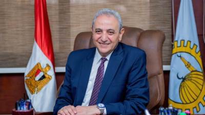 بالصور.. محافظ الغربية يهنئ ثلاث طالبات من الغربية ضمن أوائل الجمهورية بالدبلومات الفنية