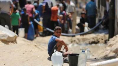 اليونيسف تنعى 7 أطفال قتلوا في طابور للحصول على الماء في غزة