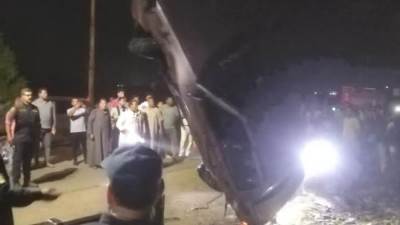 بالصور .. مصرع شخص وإصابة 3 آخرين في انقلاب سيارة ملاكي داخل مصرف بالغربية